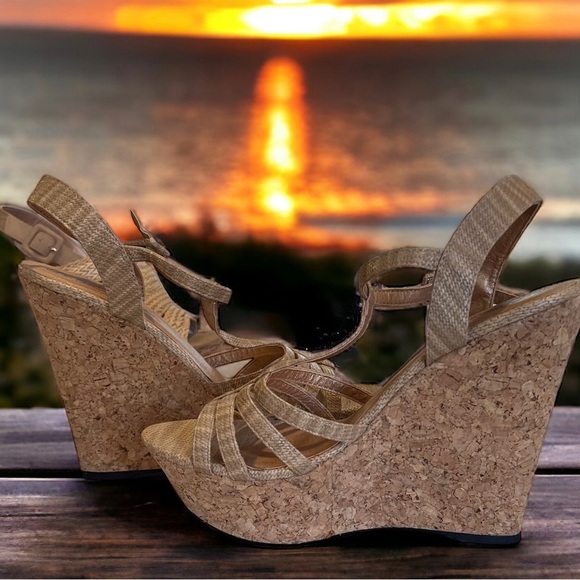 De Blossom Collection cork wedge platform sandals made with vegan faux leather - Picture 4 of 16